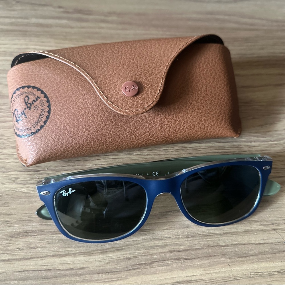 Ray-Ban New Wayfarer Matte Blue Sunglasses with Green Lenses